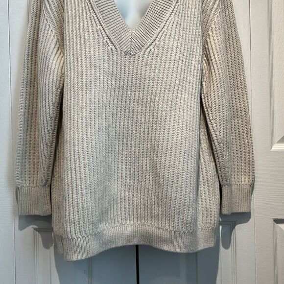 Aritzia Babaton Cream Cable Knit Oversized 100% Merino Wool Roger Sweater Size M - Picture 3 of 12